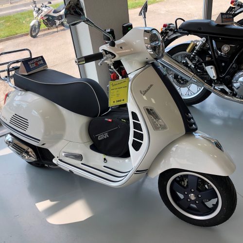 VESPA GTS 125 YACHT CLUB - 5390€ 